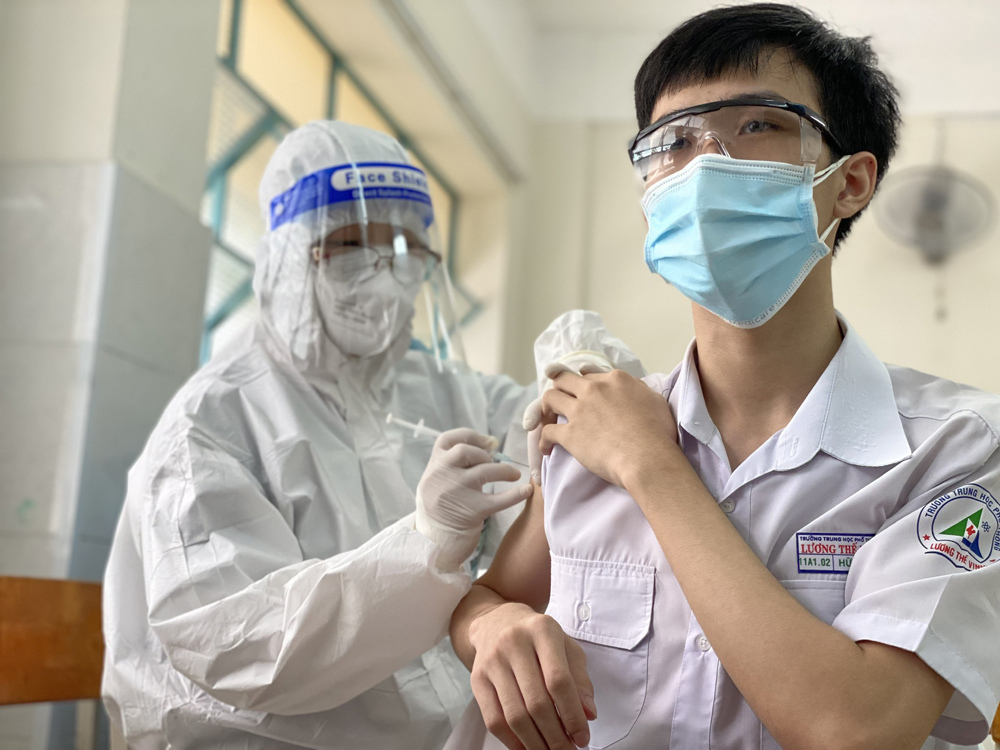 Tin sáng 6/4: Tại sao mã QR hộ chiếu vaccine chỉ có thời hạn 12 tháng?; đau lòng 5 nữ sinh đuối nước trên sông - Ảnh 2.