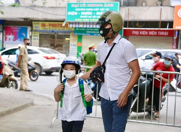 Hà Nội lý giải quyết định bất ngờ cho tiểu học và lớp 6 học trực tiếp - Ảnh 1. Hà Nội lý giải quyết định bất ngờ cho tiểu học và lớp 6 học trực tiếp - Ảnh 1.