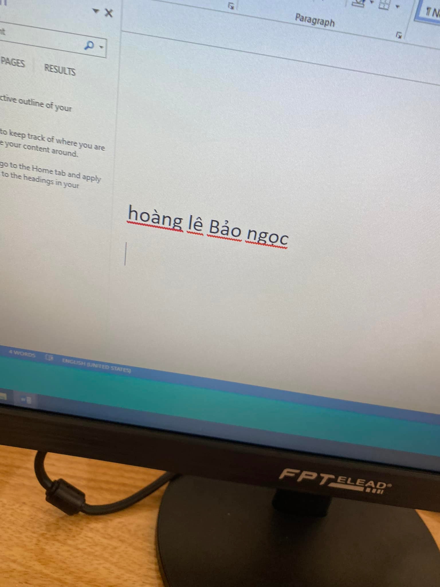 Món quà của học sinh đặc biệt dành tặng cô giáo: Những dòng chữ đọc mà cay mắt - Ảnh 1.