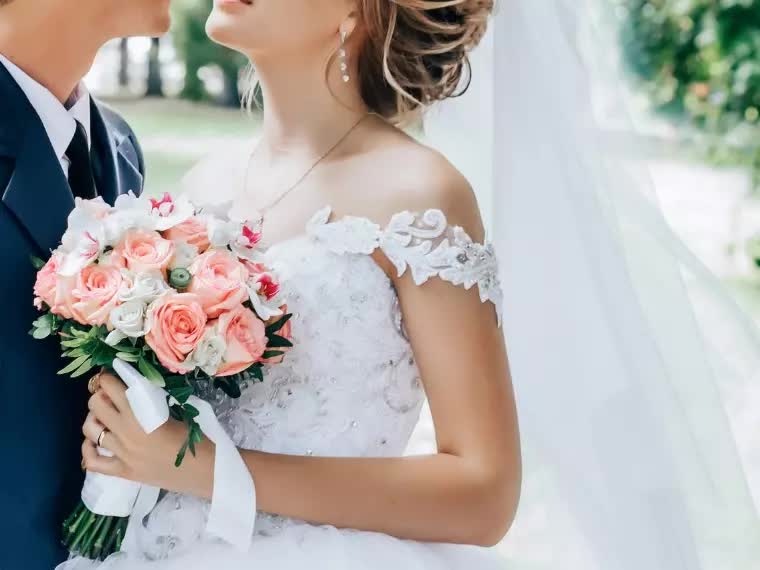 Cô gái huỷ cưới gấp khi phát hiện bí mật trong máy tính bạn trai - Ảnh 1.