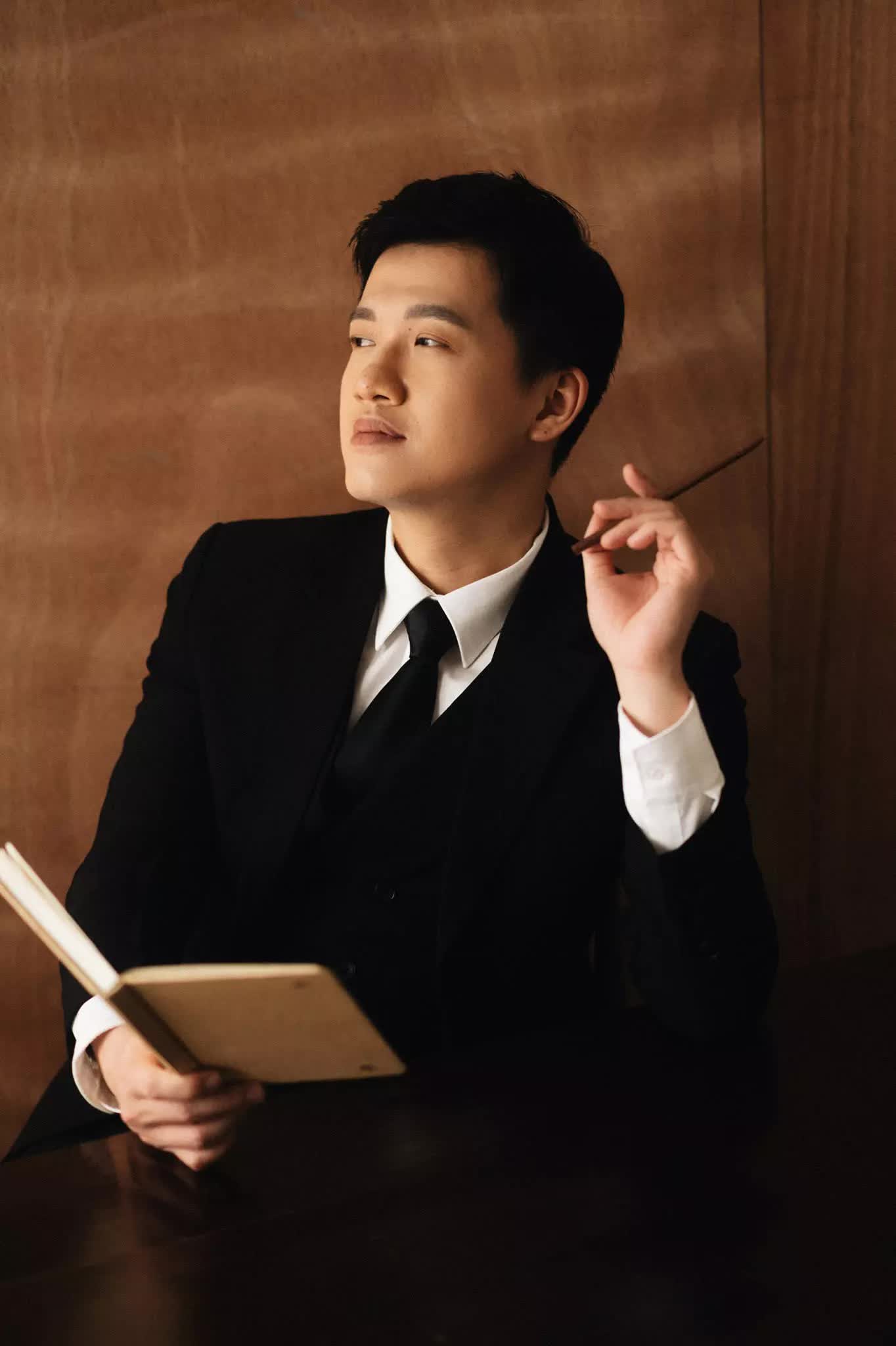 H&ocirc;n nh&acirc;n vi&ecirc;n m&atilde;n của 5 MC nam 'H&atilde;y chọn gi&aacute; đ&uacute;ng' - Ảnh 10.