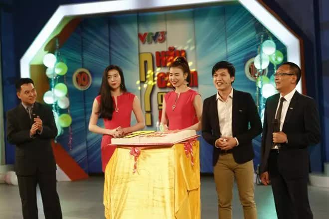 H&ocirc;n nh&acirc;n vi&ecirc;n m&atilde;n của 5 MC nam 'H&atilde;y chọn gi&aacute; đ&uacute;ng' - Ảnh 2.