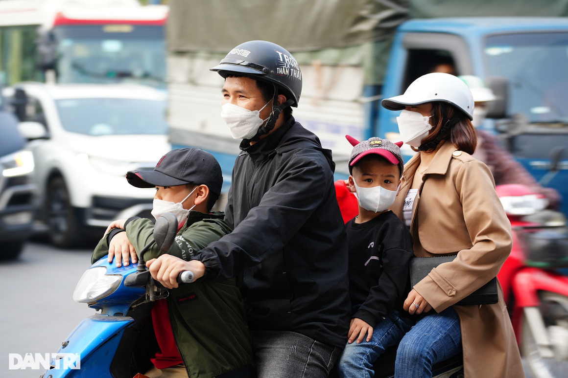 Giao thông cửa ngõ Hà Nội ùn tắc kéo dài trước kỳ nghỉ Giỗ Tổ Hùng Vương - Ảnh 5.