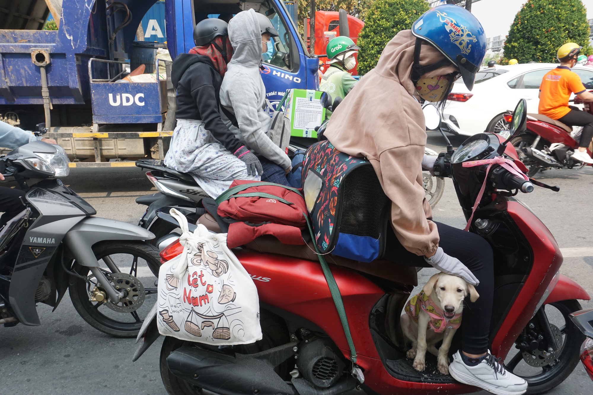 TP HCM: Kẹt xe tại bến xe, tuyến đường cửa ngõ ngày đầu nghỉ Lễ Giỗ Tổ Hùng Vương - Ảnh 5.