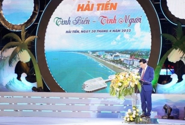 Thanh Hoá: Lễ hội du lịch biển Hải Tiến thu hút hàng nghìn du khách tham dự - Ảnh 2.