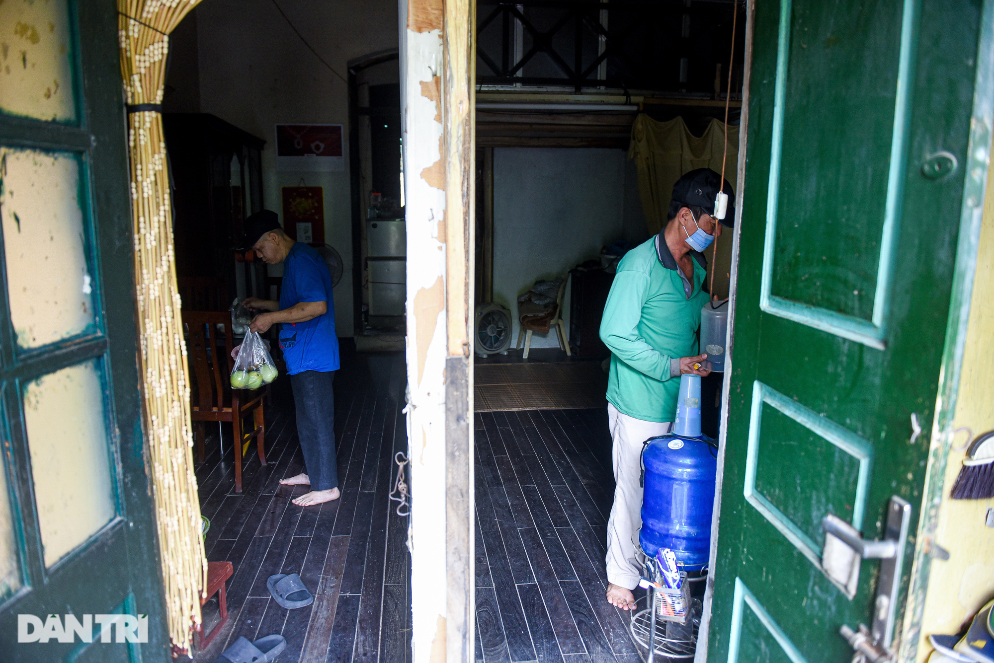 Cảnh "cúi người", quanh năm "lom khom" trong biệt thự triệu đô ở Hà Nội - Ảnh 9. Cảnh "cúi người", quanh năm "lom khom" trong biệt thự triệu đô ở Hà Nội - Ảnh 9.