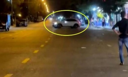 Ôtô Mercedes rượt đuổi, tông chết người ở TP Phan Thiết: Có dấu hiệu của tội “Giết người” - Ảnh 2.