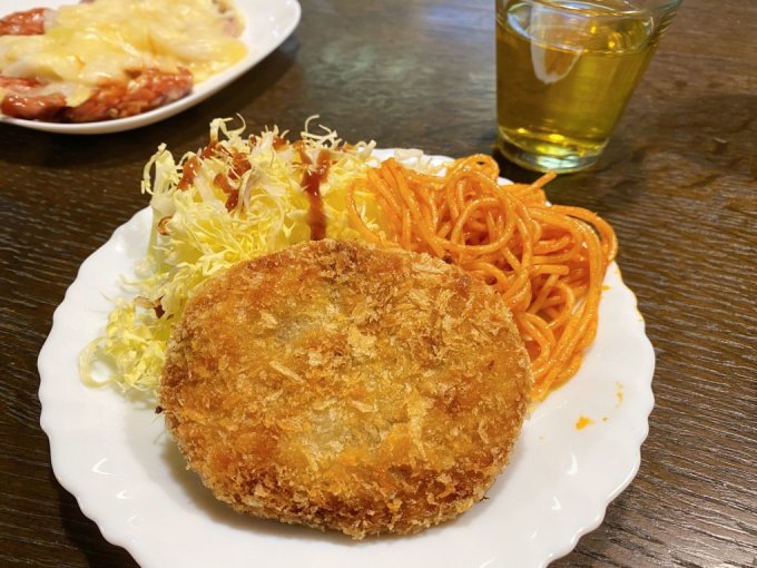 Thực khách đợi gần 9 năm mới có bánh khoai tây thịt bò Kobe - Ảnh 2.