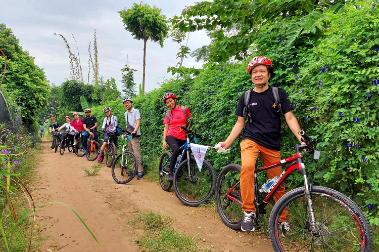 Hà Nội: Khách chi tiền triệu đặt tour đạp xe để ngắm… vườn chuối, ruộng rau - Ảnh 3.