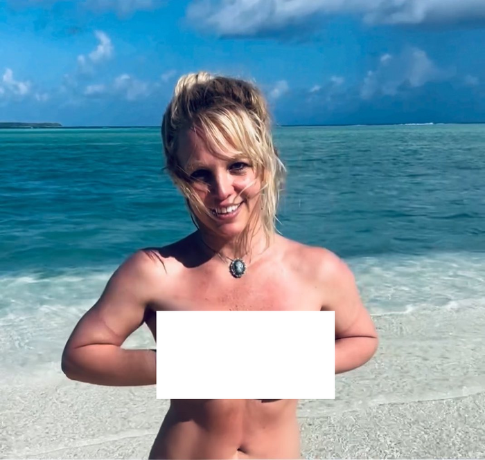 Được tự do hơn nửa năm, Britney Spears liên tục đăng tải ảnh nude khiến khán giả lo lắng - Ảnh 2.