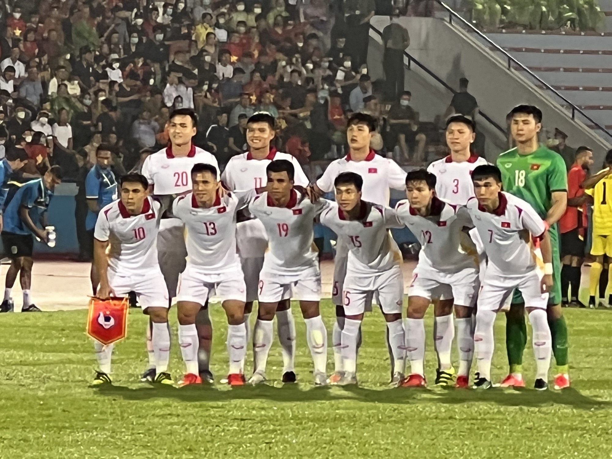 Thắng nhẹ nhàng U23 Timor Leste 2-0, U23 Việt Nam vào bán kết với vị trí nhất bảng - Ảnh 11.