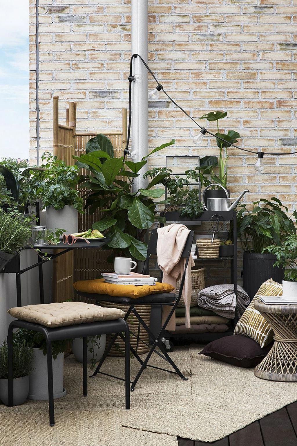 Biến ban công nhỏ thành góc chill thư giãn tại nhà theo phong cách Scandinavian, đảm bảo nhìn là mê ngay - Ảnh 9. Biến ban công nhỏ thành góc chill thư giãn tại nhà theo phong cách Scandinavian, đảm bảo nhìn là mê ngay - Ảnh 9.