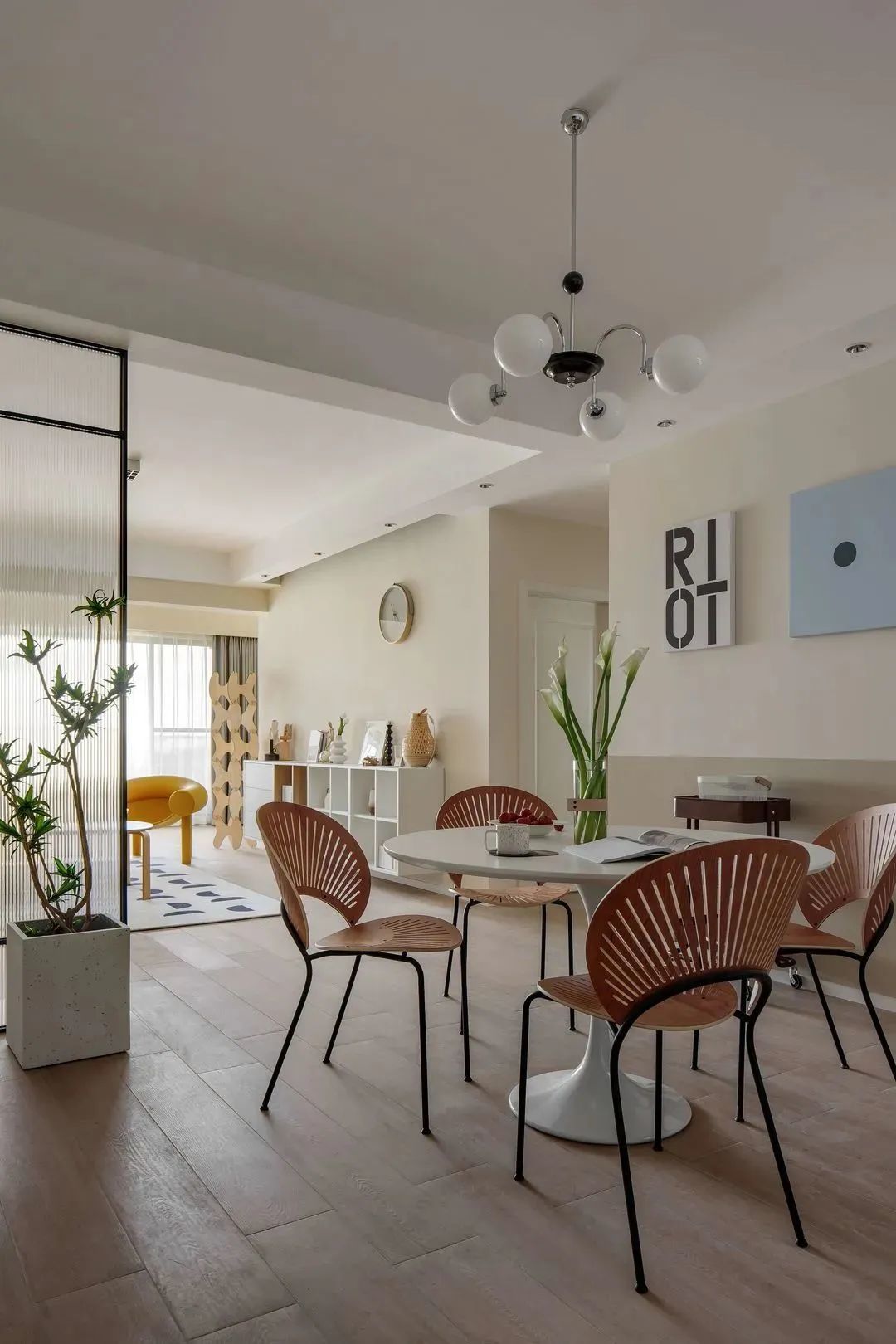 Căn hộ 120m² ấm cúng, hiện đại với phong cách Bắc Âu khiến ai nấy cũng khen ngợi hết lời - Ảnh 5. Căn hộ 120m² ấm cúng, hiện đại với phong cách Bắc Âu khiến ai nấy cũng khen ngợi hết lời - Ảnh 5.