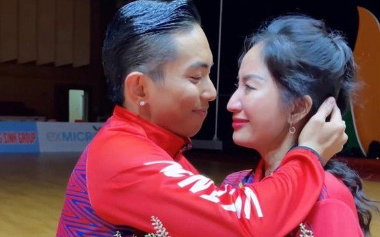 Tò mò nhà đẹp của Phan Hiển sau khi dành 3 HCV khiến Khánh Thi rơi nước mắt vì xúc động