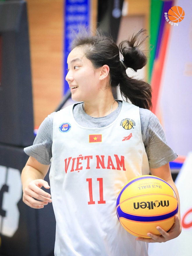 Bật mí điều ít biết về cặp chị em sinh đôi xinh như hotgirl giúp ĐT bóng rổ nữ Việt Nam có chiến thắng lịch sử - Ảnh 5.