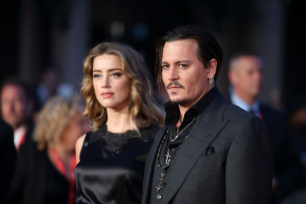 Thông tin mới nhất phiên tòa kiện tụng &quot;cướp biển&quot; Johnny Depp: Cô vợ trẻ khóc phủ nhận chuyện phóng uế trên giường - Ảnh 4.