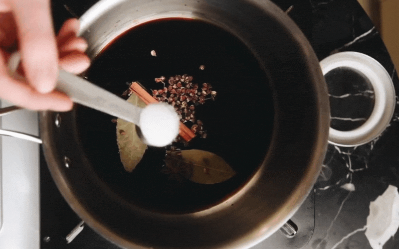 Học cách làm món trứng trà cẩm thạch thu hút may mắn của người Trung Quốc cổ xưa - Ảnh 2.