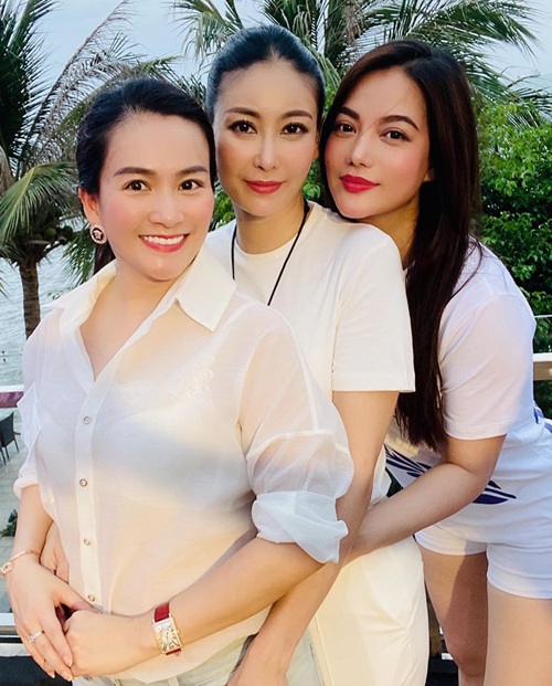 Con Hà Kiều Anh, Trương Ngọc Ánh, Bình Minh gặp mặt: Chiều cao nổi bật, toàn siêu phẩm chân dài! - Ảnh 1.