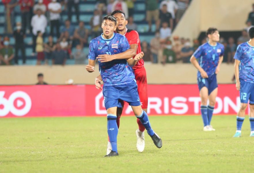 Bốn thẻ đỏ trong 3 phút ở trận U23 Thái Lan gặp Indonesia - Ảnh 2.