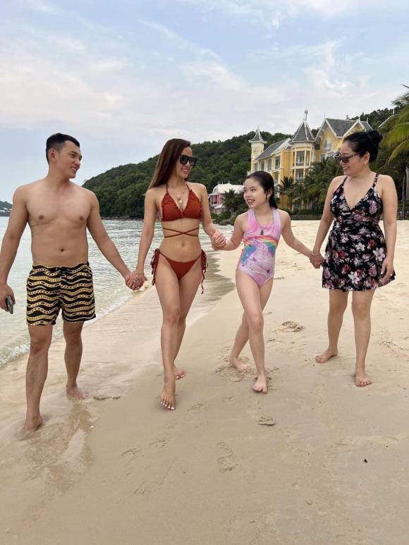 Theo mẹ về ở với gia đình ba Lý Bình chưa lâu, con gái Phương Trinh Jolie đã bị dọa trả về bà nội - Ảnh 7.