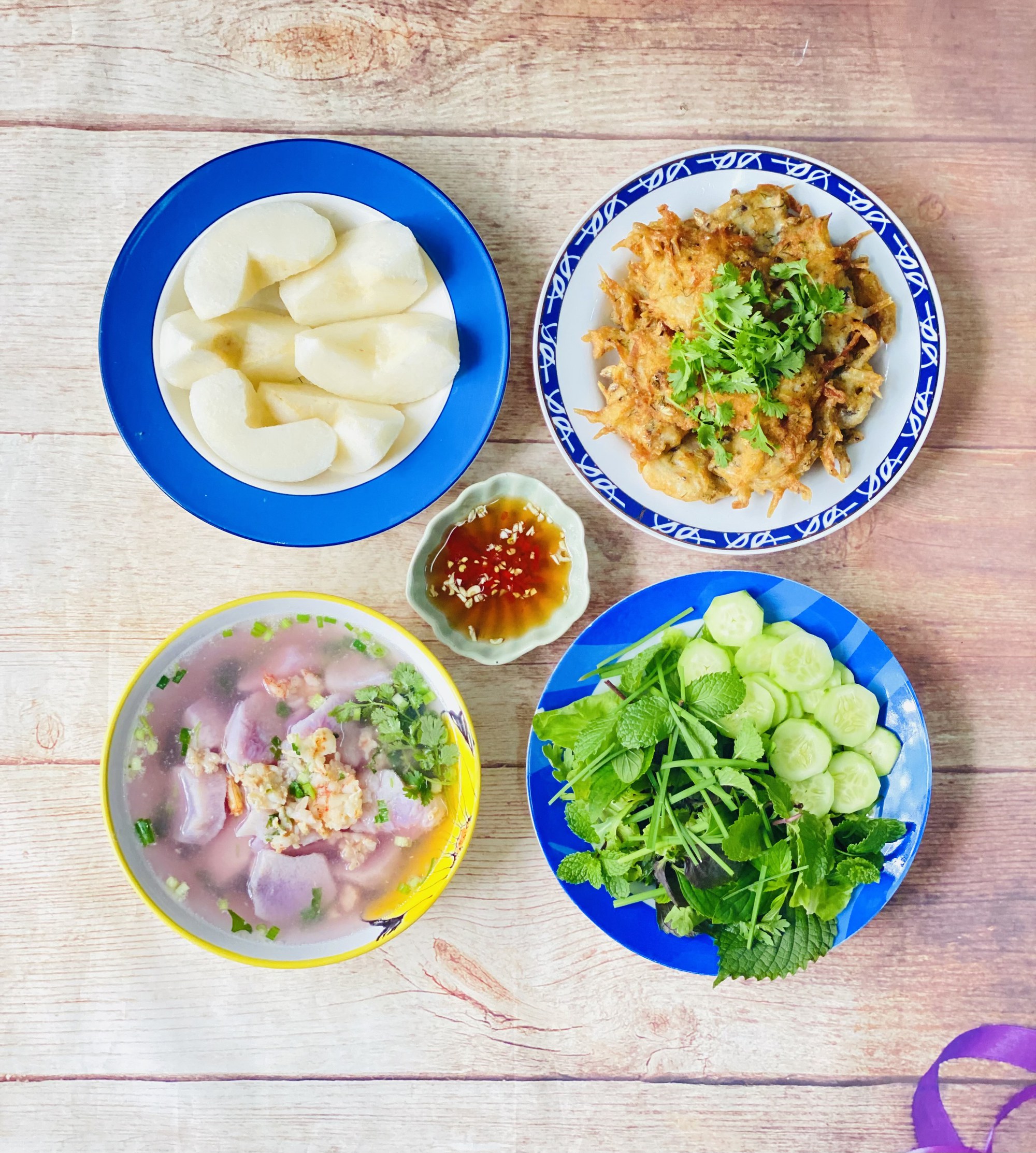 Tối nay chưa biết ăn gì: Tham khảo ngay thực đơn 2 món ngon lành đủ chất mà nấu cực nhanh này thôi! - Ảnh 1.