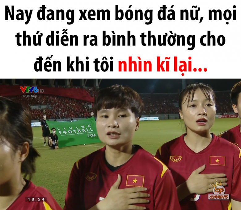 Nữ cầu thủ giành cúp vàng Sea Games 31 được ví em gái Quang Hải, góc nghiêng như 2 giọt nước  - Ảnh 2.