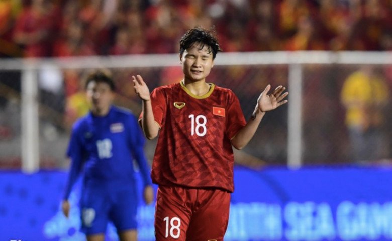 Nữ cầu thủ giành cúp vàng Sea Games 31 được ví em gái Quang Hải, góc nghiêng như 2 giọt nước  - Ảnh 8.