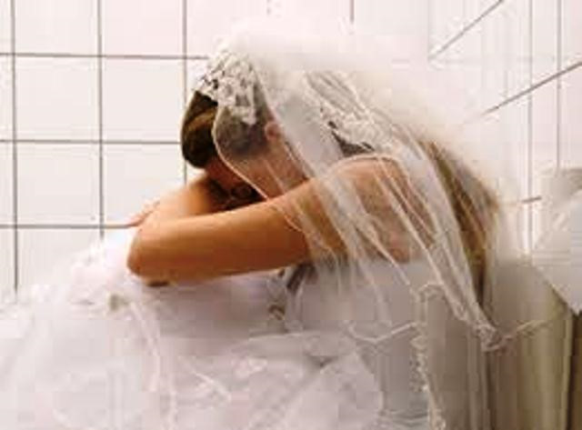 Theo đuổi mộng lấy chồng giàu, ngay đêm tân hôn khóc không thành tiếng vì bí mật của chồng - Ảnh 3.