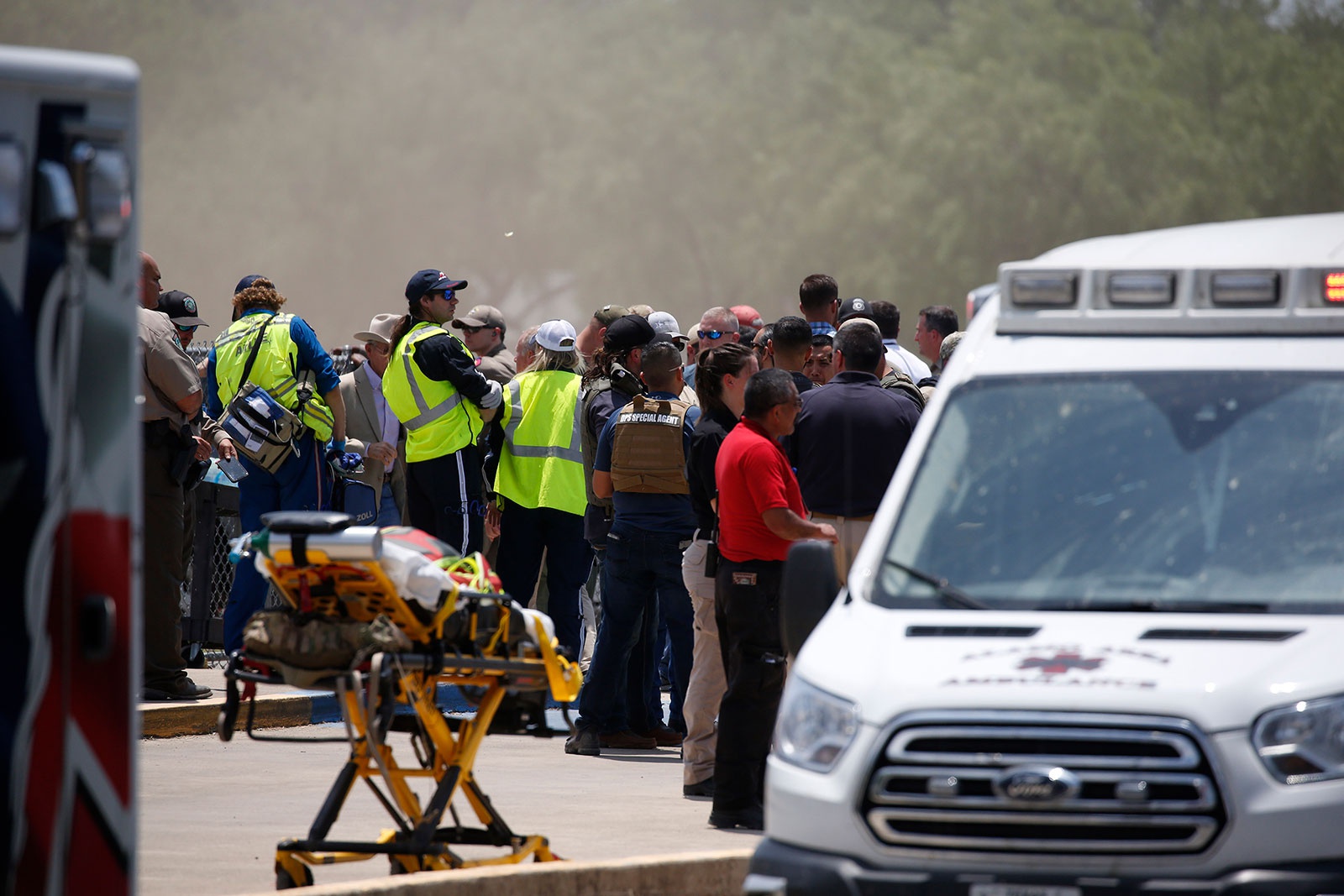 Xả súng chấn động tại trường học ở Texas khiến 21 người thiệt mạng - Ảnh 1.