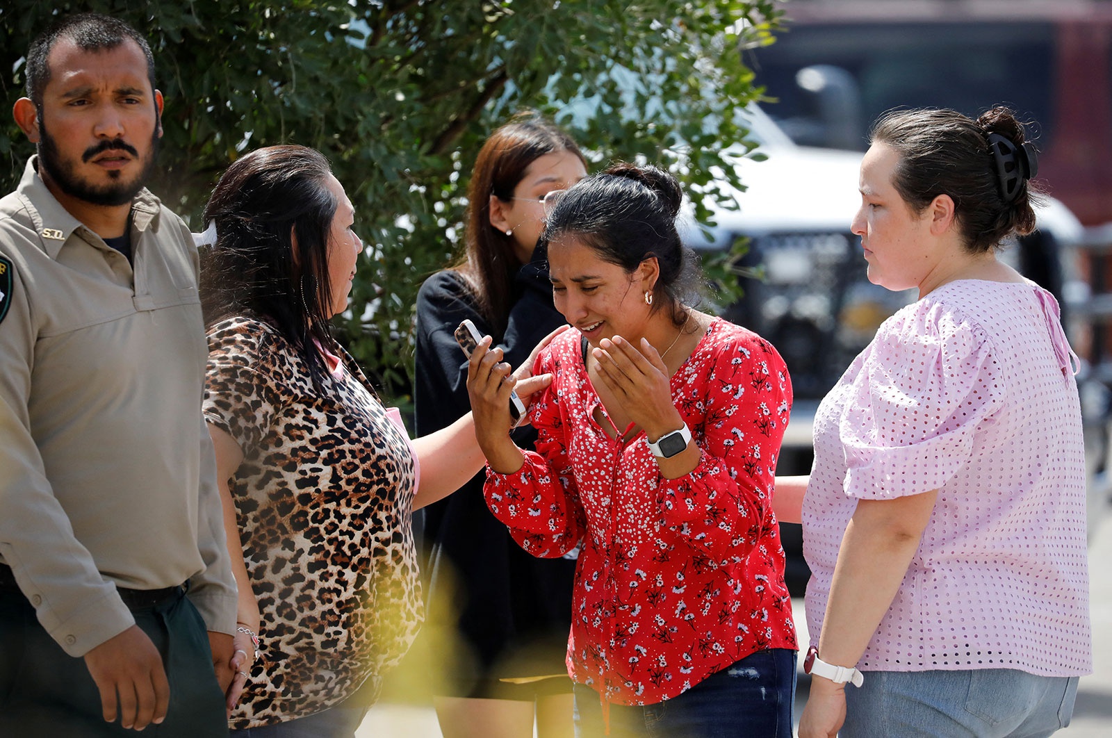 Xả súng chấn động tại trường học ở Texas khiến 21 người thiệt mạng - Ảnh 3.