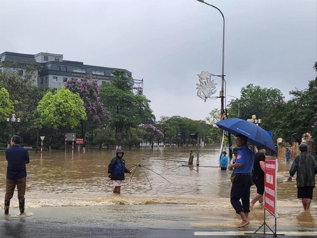 Tin sáng 26/5: Một năm thiên tai khốc liệt, dị thường - Ảnh 2.