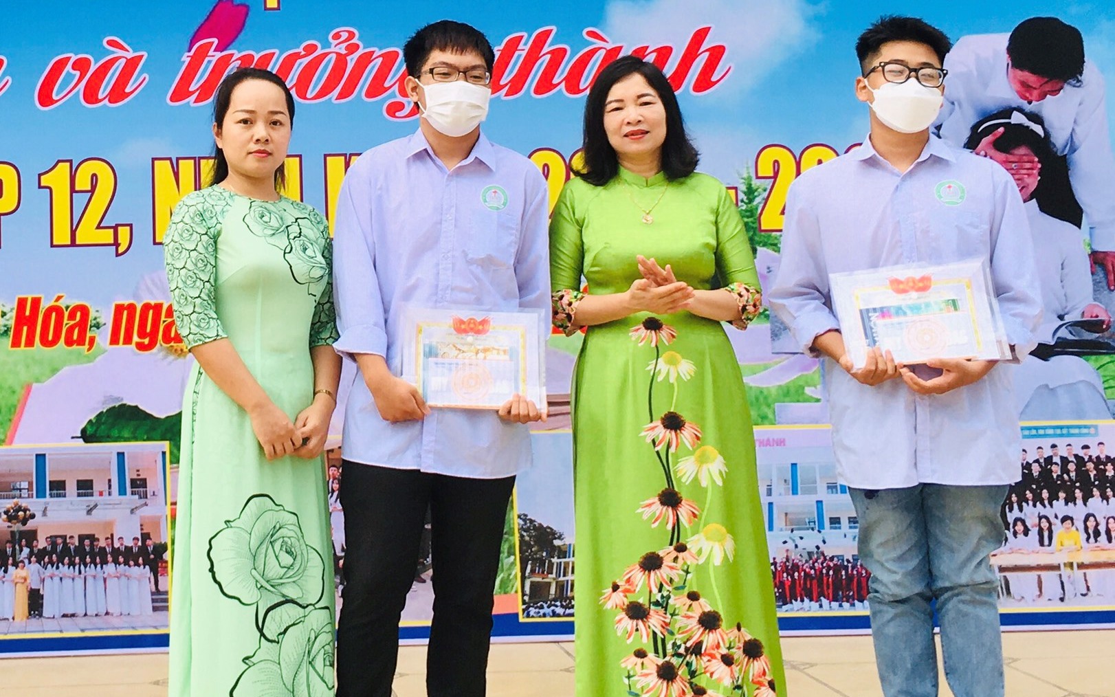 Thanh Hóa: 2 học sinh trả 50 triệu cho người đánh mất