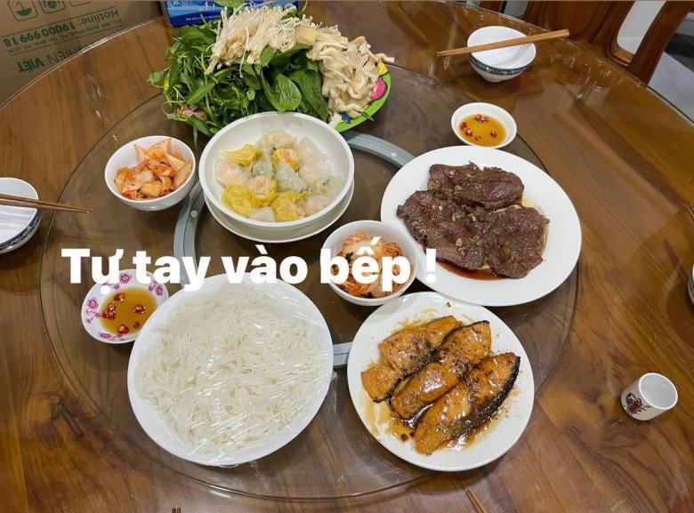 &quot;Bà mối&quot; Cát Tường làm cả mâm cơm và mồi nhậu hấp dẫn, đã đẹp còn đảm đang gây ngưỡng mộ - Ảnh 1.