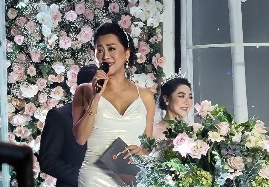 MC Kỳ Duyên cùng dàn sao dự đám cưới của Hà Thanh Xuân với chồng đại gia