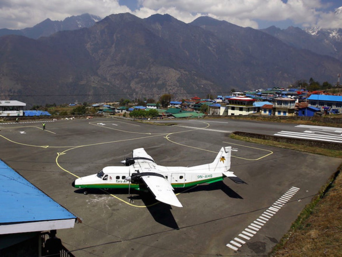 Máy bay chở khách Nepal mất tích: Người dân phát hiện đám cháy - Ảnh 2.