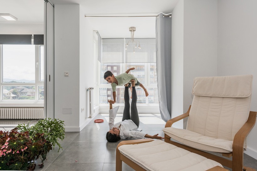 Tường xoay cho phép căn hộ này thay đổi bố cục chỉ trong vài phút - Ảnh 9. Tường xoay cho phép căn hộ này thay đổi bố cục chỉ trong vài phút - Ảnh 9.