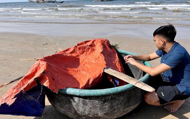 Một ngư dân Hà Tĩnh tử vong trên biển nghi bị đánh