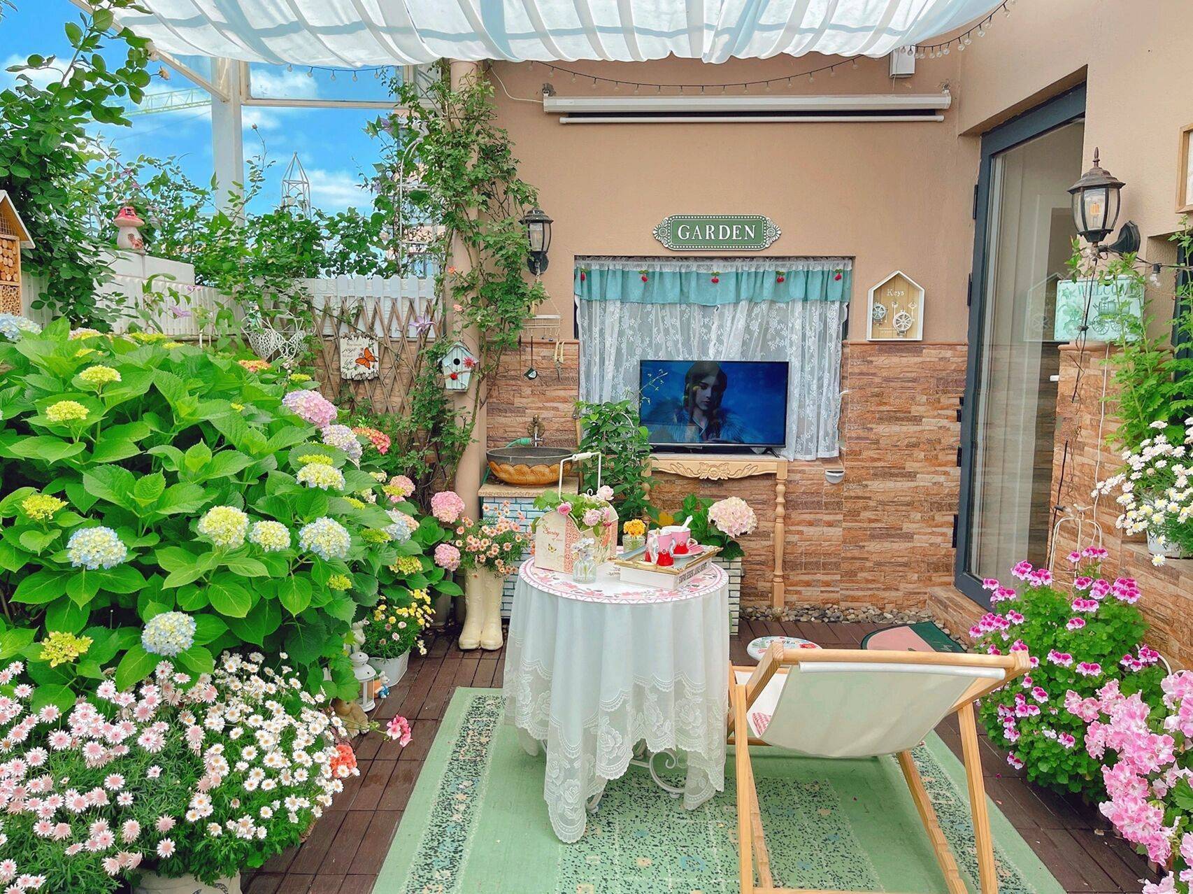 Khu vườn sân thượng 20m² đẹp như vừa bước ra từ trong truyện cổ tích - Ảnh 11. Khu vườn sân thượng 20m² đẹp như vừa bước ra từ trong truyện cổ tích - Ảnh 11.