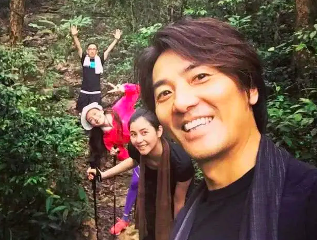 H&ocirc;n nh&acirc;n 10 năm kh&ocirc;ng con c&aacute;i của cặp đ&ocirc;i sở hữu gần 2 ngh&igrave;n tỷ đồng - Ảnh 4.