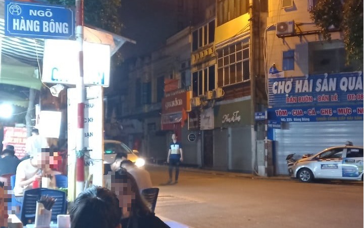 Bắt tài xế taxi cuỗm tài sản của 2 nữ du khách người Nga trên phố cổ Hà Nội