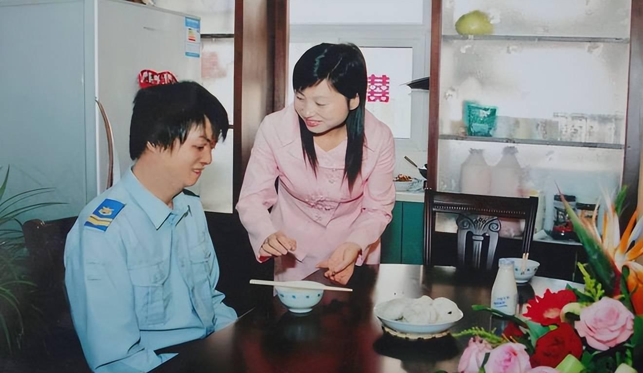 Chuyện tình cảm động của người lính có gương mặt biến dạng - Ảnh 3.