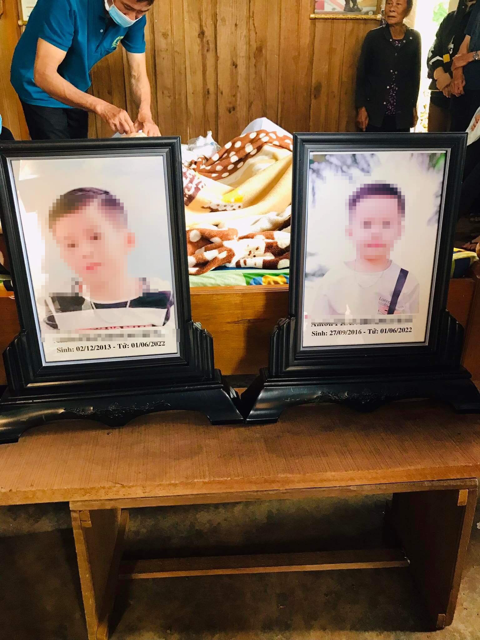 Mẹ đau đớn phát hiện 2 con trai chết đuối thương tâm sau nhà - Ảnh 1. Mẹ đau đớn phát hiện 2 con trai chết đuối thương tâm sau nhà - Ảnh 1.