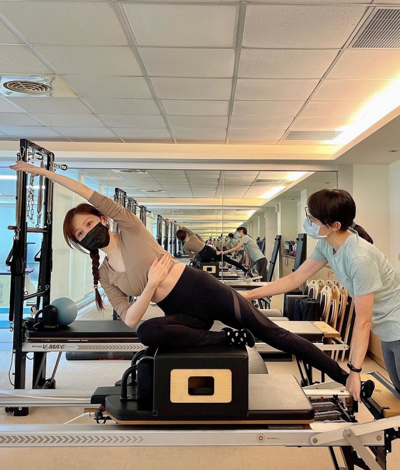 40 tuổi đẩy tạ 40kg nữ thần thanh xuân được khen trẻ như gái đôi mươi - Ảnh 7. 40 tuổi đẩy tạ 40kg nữ thần thanh xuân được khen trẻ như gái đôi mươi - Ảnh 7.