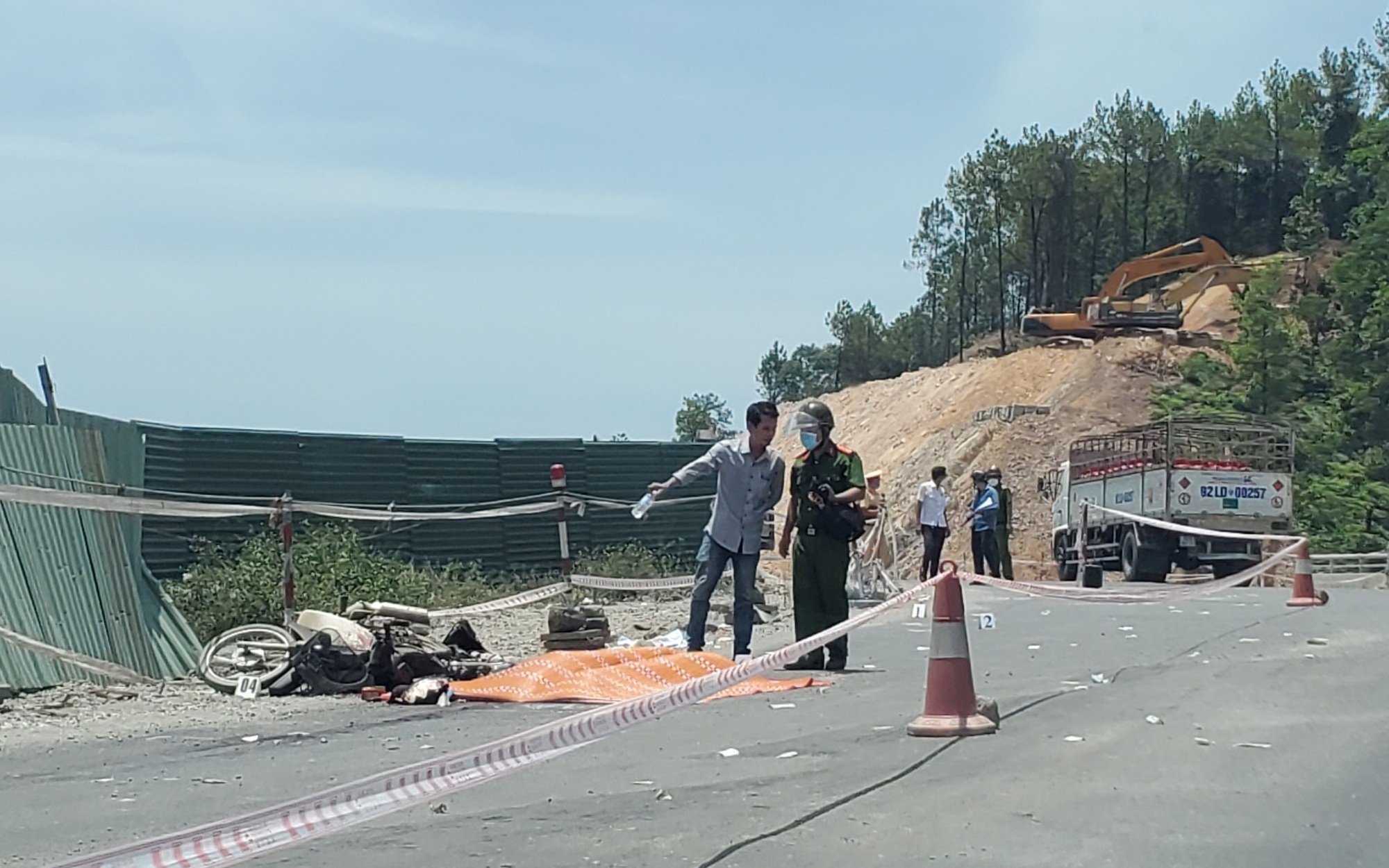 Thừa Thiên Huế: Truy tìm ô tô gây tai nạn chết người bỏ trốn khỏi hiện trường