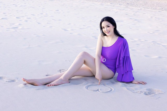 Hoa hậu Đền Hùng Giáng My mặc áo tắm màu tím Huế, khoe dáng nóng bỏng ở tuổi 51 khiến fan trầm trồ - Ảnh 3.