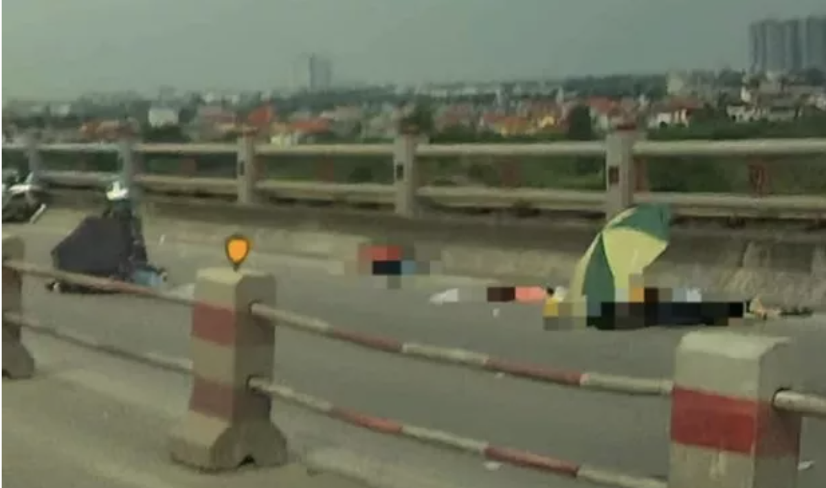 Xe m&aacute;y t&ocirc;ng v&agrave;o th&agrave;nh cầu Thanh Tr&igrave;, nam thanh ni&ecirc;n tử vong tại chỗ - Ảnh 1.