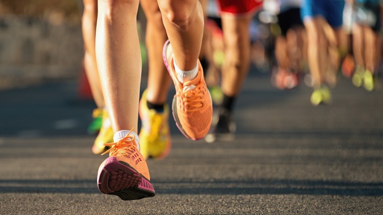 Một runner đột tử khi tham gia giải chạy cự ly 21 km, những lưu ý nào người chạy buộc phải nhớ - Ảnh 1.