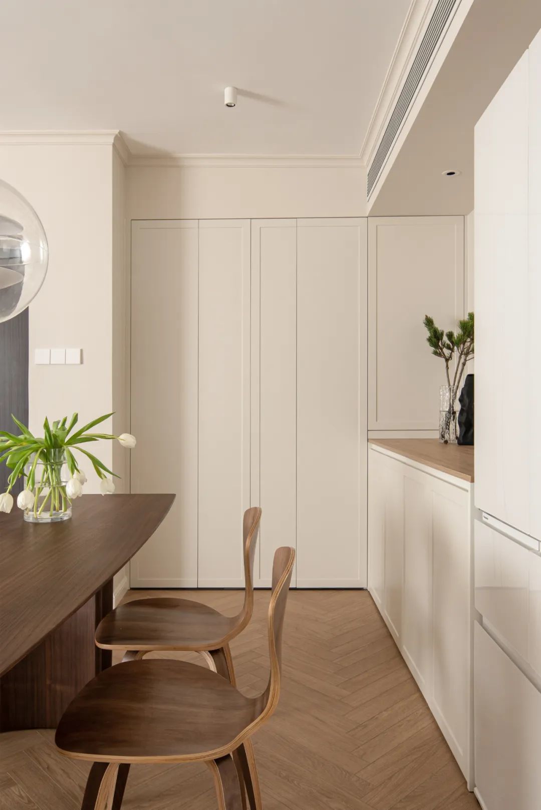 Không gian sống hoàn hảo bên trong căn hộ 70m² được thiết kế theo tiêu chí 3 không của cô nàng 9x - Ảnh 11. Không gian sống hoàn hảo bên trong căn hộ 70m² được thiết kế theo tiêu chí 3 không của cô nàng 9x - Ảnh 11.