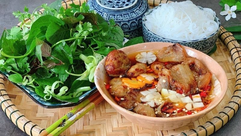 Món bún chả được đưa vào sách mừng Đại lễ của Nữ hoàng Anh - Ảnh 12.