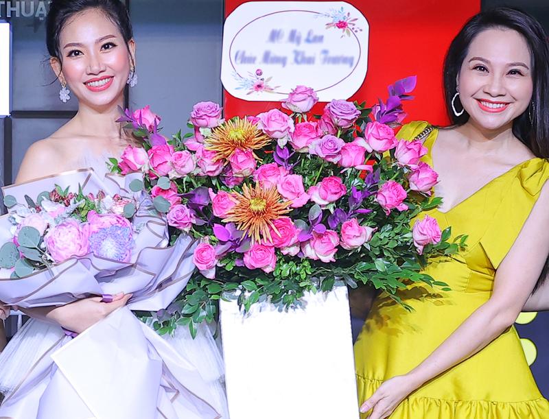 MC Hoài Anh, MC Thuỳ Linh xinh đẹp hội ngộ MC Mỹ Vân - Ảnh 2.